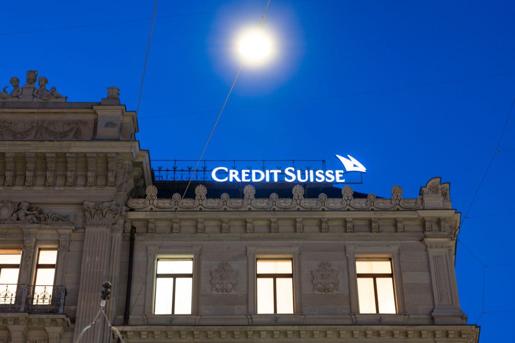 Logo de Credit Suisse en Zurich. Foto: Arnd Wiegmann/Getty Images.