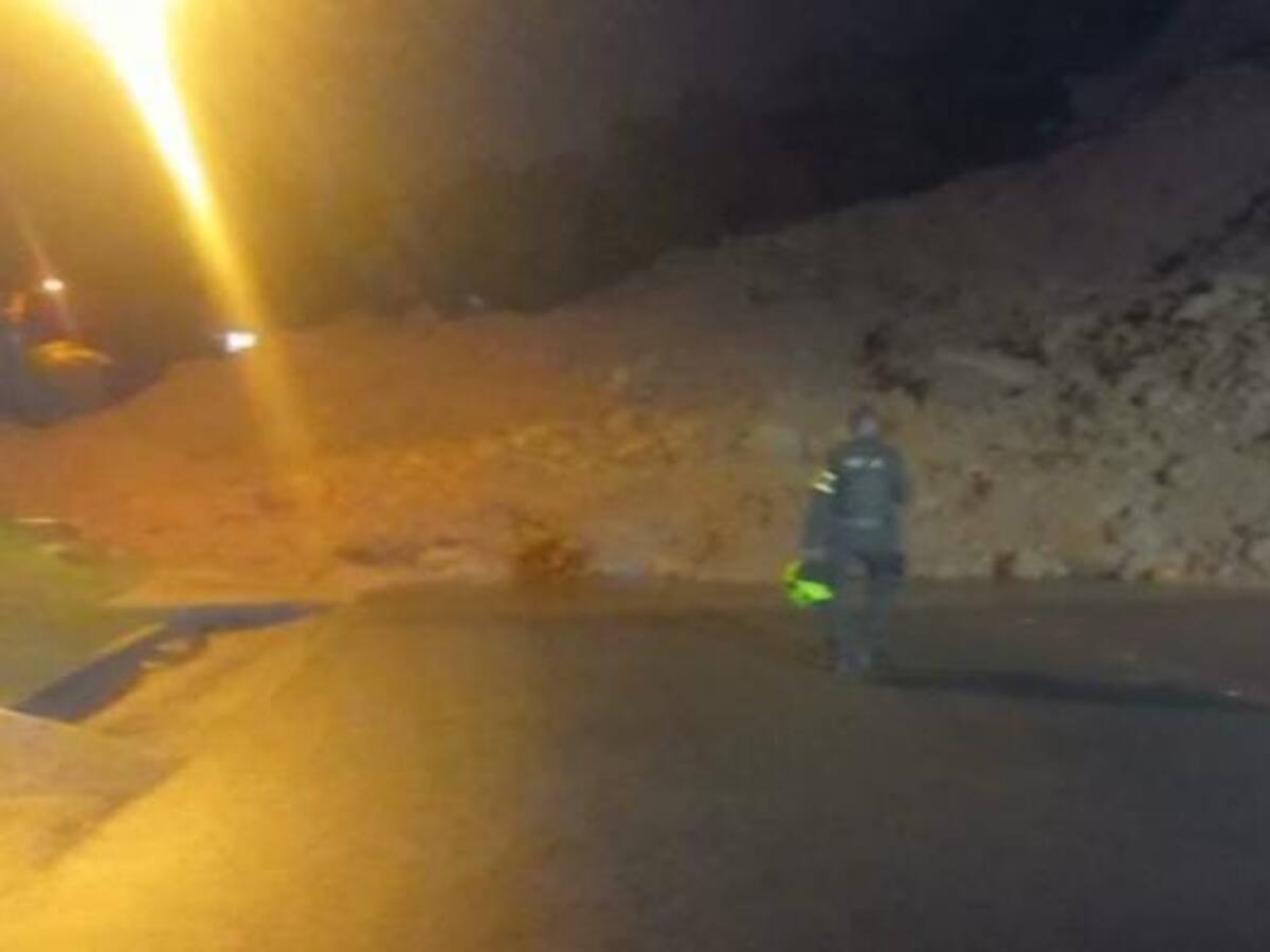 Bloqueada vía a Buenaventura por nuevo derrumbe