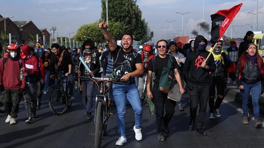 En las ciudades como Cali, Barranquilla, Bucaramanga y Medellín se programaron varias marchas y cacerolazos. Foto: Getty Images