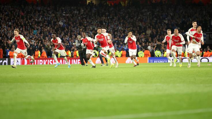 London (United Kingdom), 12/03/2024.- Arsenal players after the team won the penalty shoot-out of the UEFA Champions League Round of 16, 2nd leg match between Arsenal and Porto in London, Britain, 12 March 2024. (Liga de Campeones, Reino Unido, Londres) EFE/EPA/NEIL HALL