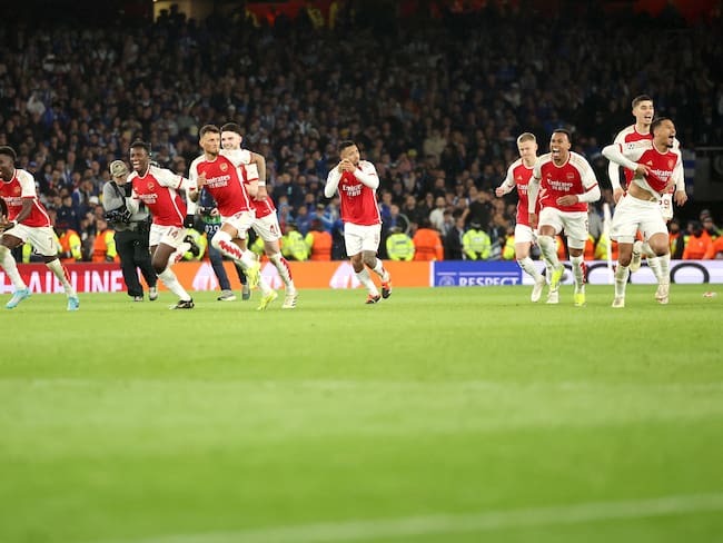 Jugadores del Arsenal celebrando. Foto: EFE/EPA/NEIL HALL
