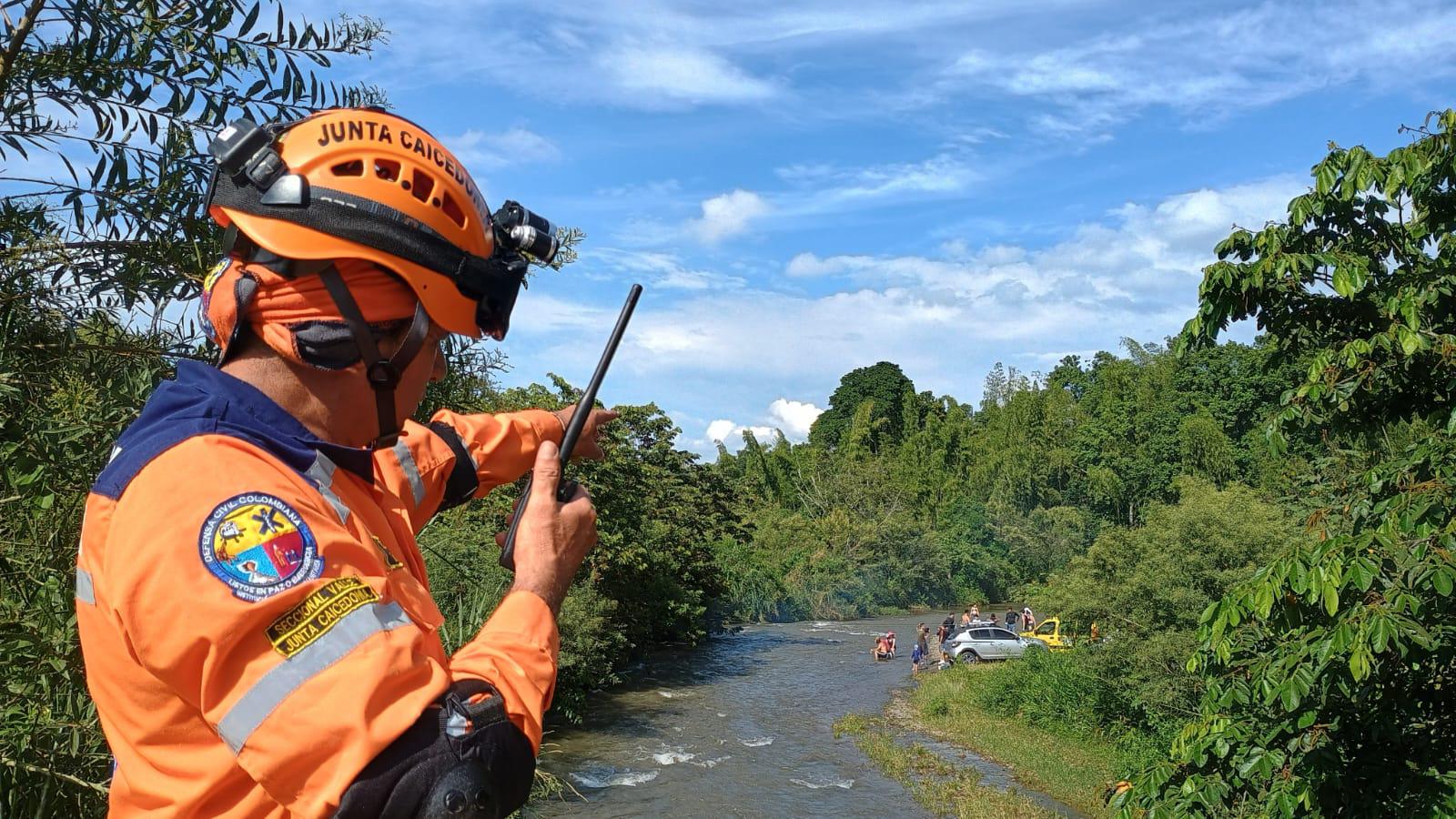 Las autoridades mantienen el monitoreo en las zonas de riesgo e insisten en evitar actividades recreativas en los ríos. Defensa Civil Valle.