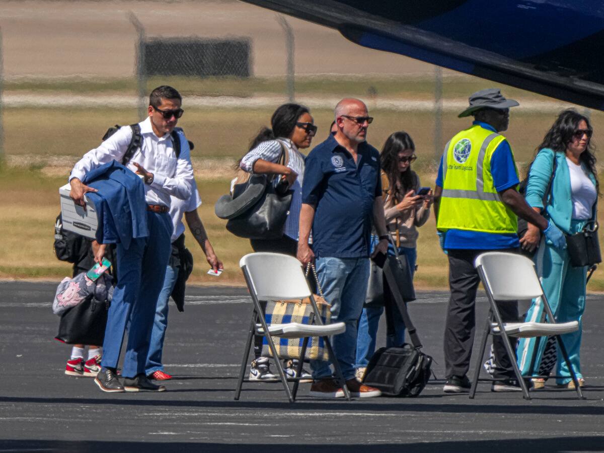 Demócratas tejanos desplazados a Chicago evacuaron su hotel por una amenaza de bomba