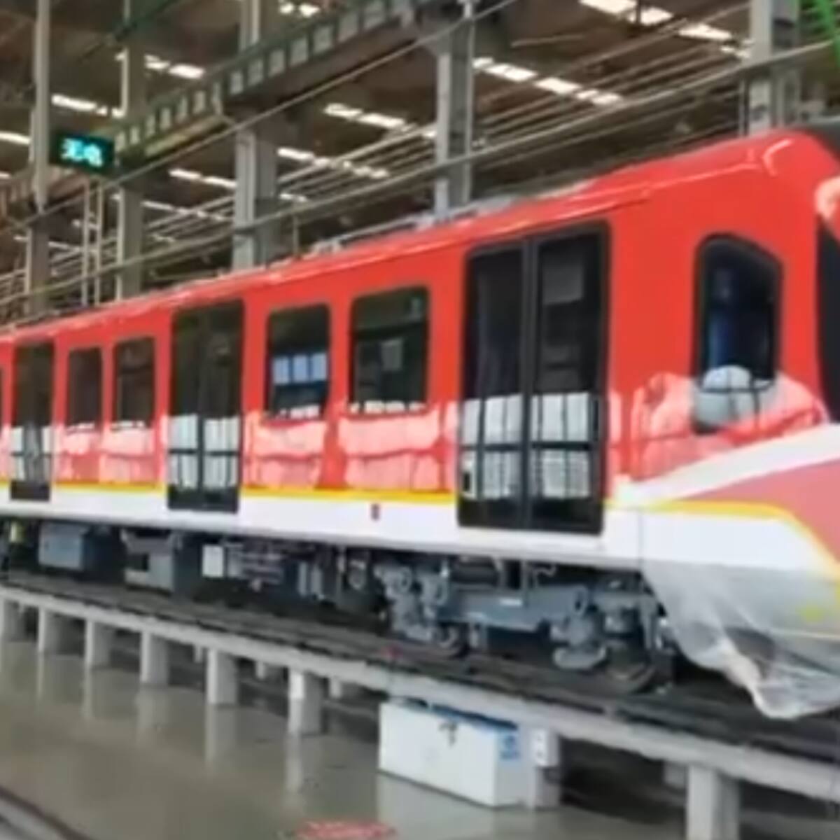 Video: alcalde Galán presentó el primer tren del metro de Bogotá