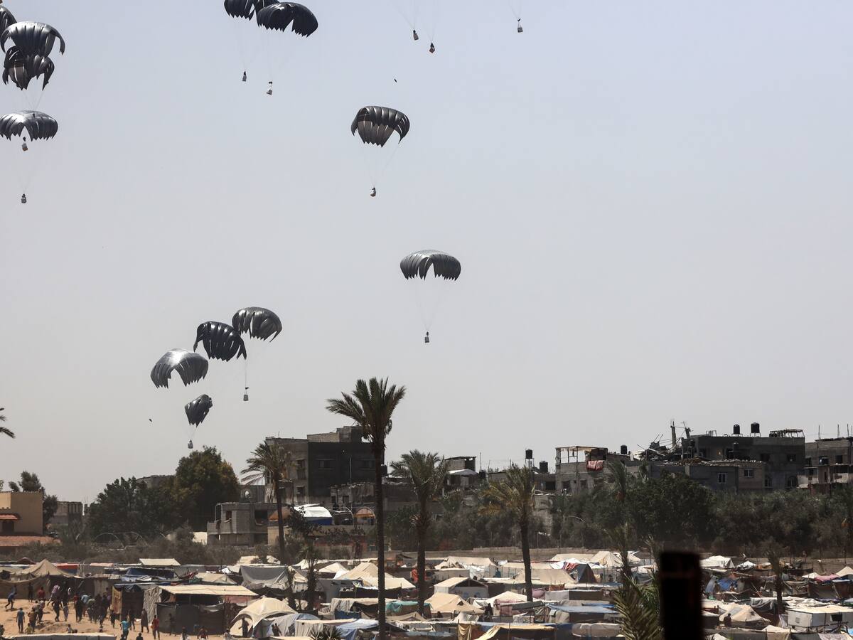 Alemania lanza desde el aire 14 toneladas de ayuda humanitaria sobre Gaza