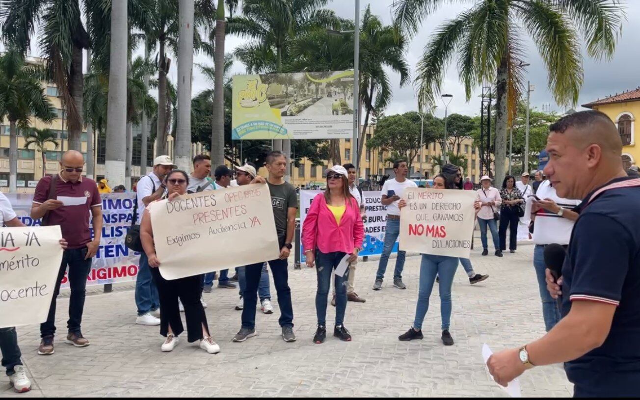 Protestas frente a la Gobernación de Santander. Foto: Cortesía.