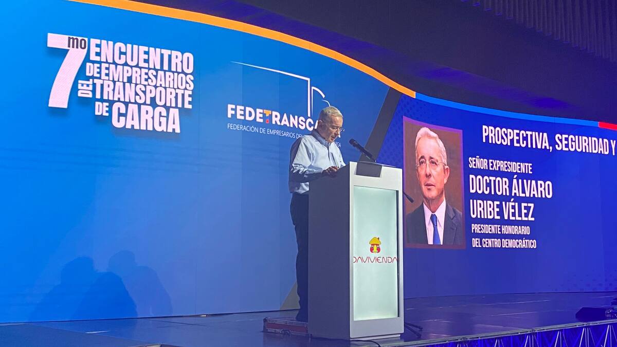Las críticas de Uribe a la seguridad y a las reformas de Petro