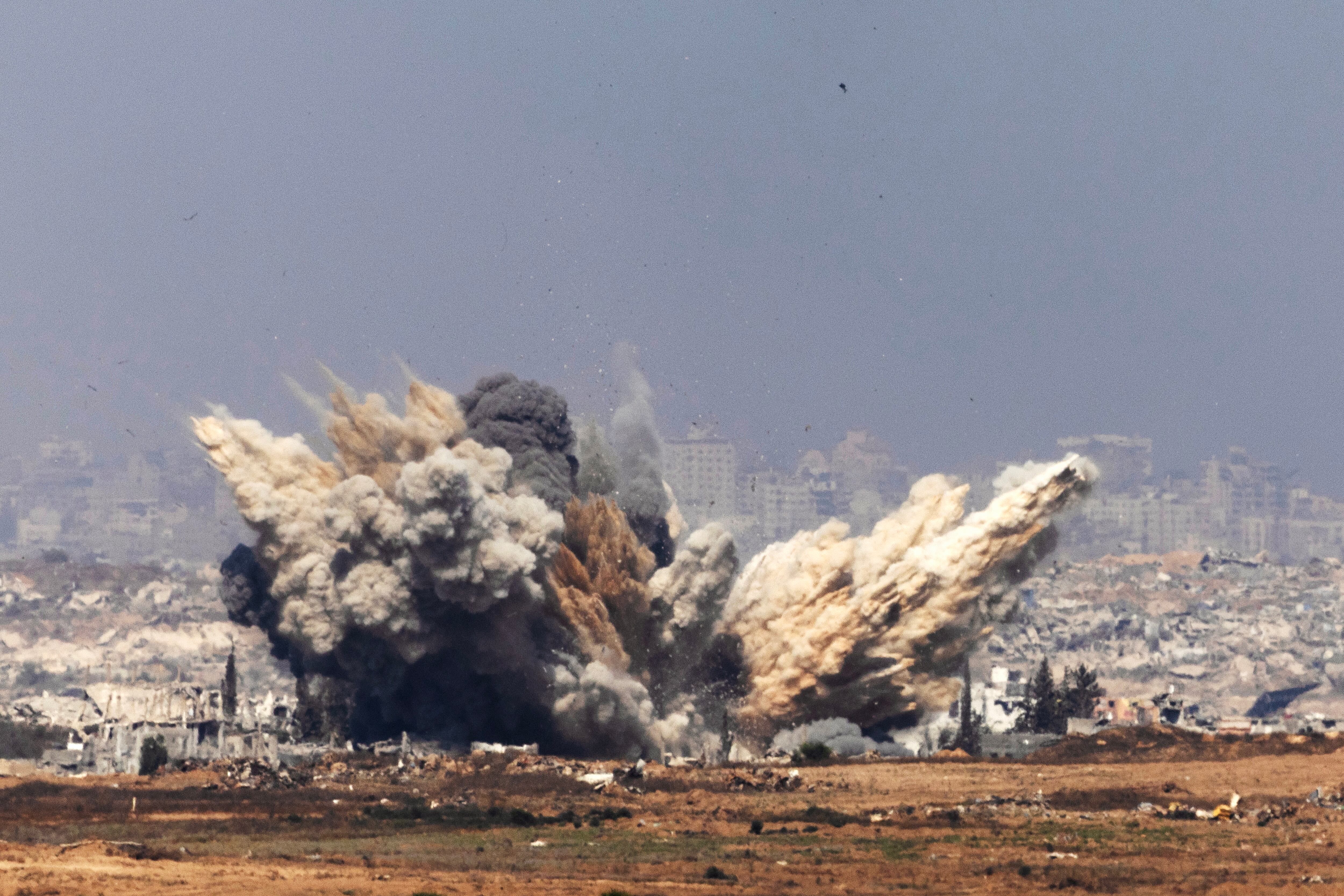 Bombardeos israelís en la Franja de Gaza. FOTO: EFE/ Atef Safadi