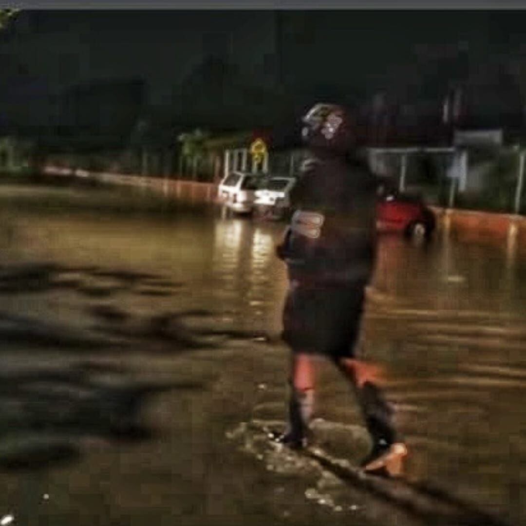 Organismos de socorro y funcionarios de la oficina asesora de gestión del riesgo atienden la situación. Crédito: Gestión del Riesgo.  