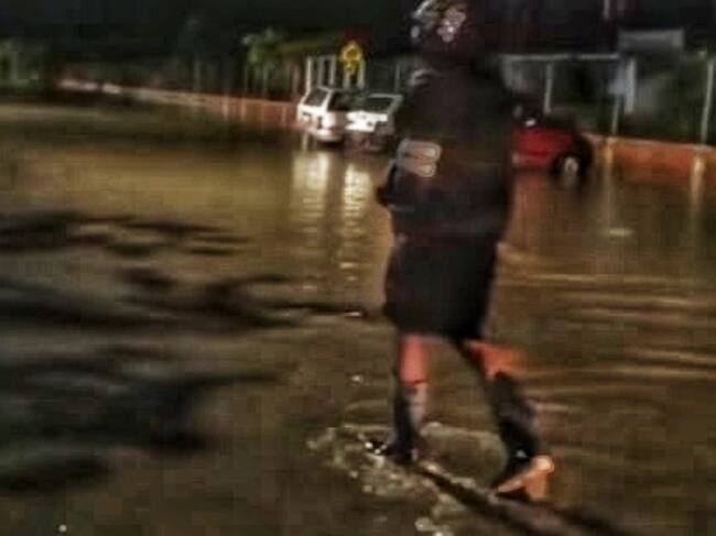 Organismos de socorro y funcionarios de la oficina asesora de gestión del riesgo atienden la situación. Crédito: Gestión del Riesgo.