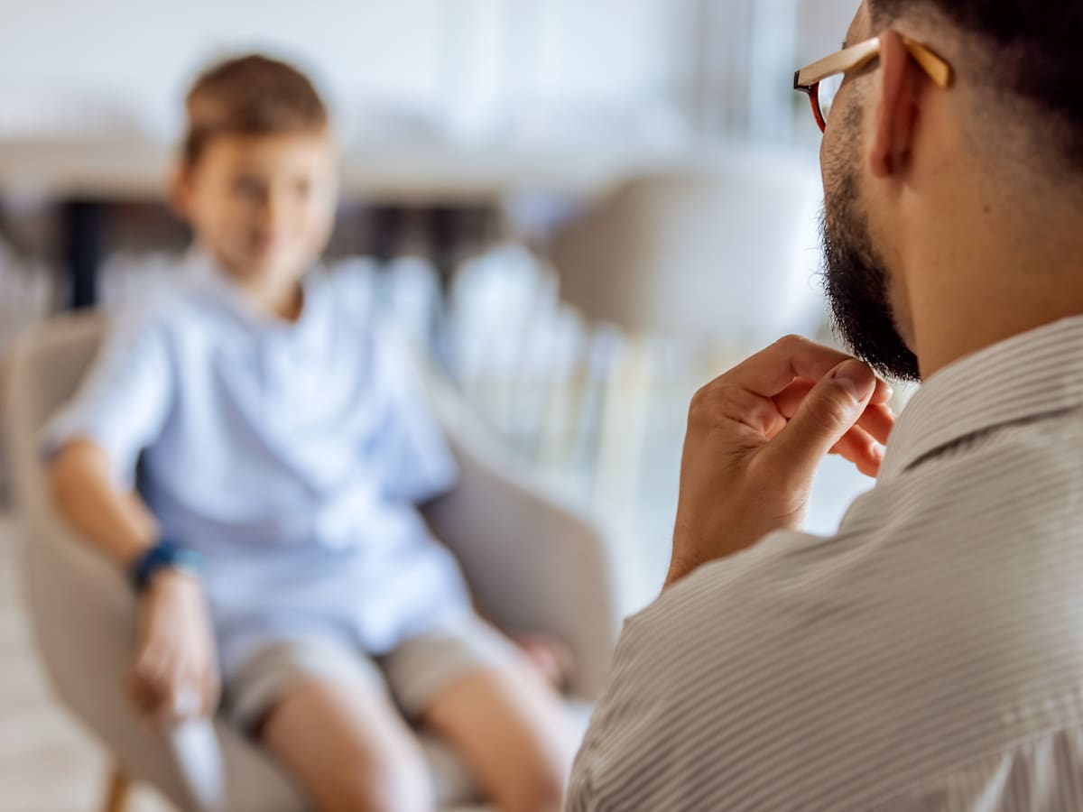 ¿Cómo hablarles a los niños después de un sismo? Psicólogo escolar explica