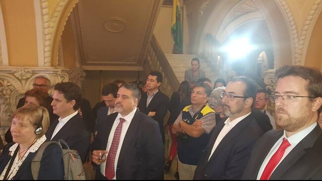 Al Banco Interamericano de Desarrollo le interesan las conversaciones que se puedan dar con los diferentes gremios, en especial con los del café, dice Sergio Díaz-Granados. Foto: Adrián Rodríguez