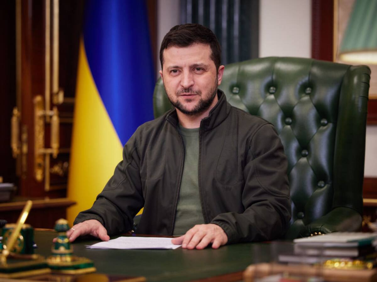 El presidente de Ucrania Volodímir Zelenski destaca éxitos militares, reanudación de siembra y conexión de tren