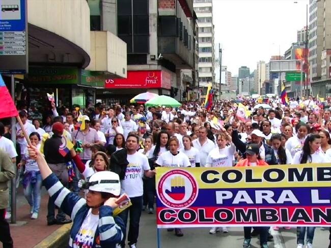 Comerciantes de San Victorino expresan su inconformidad con comerciantes chinos. Foto: W Radio.