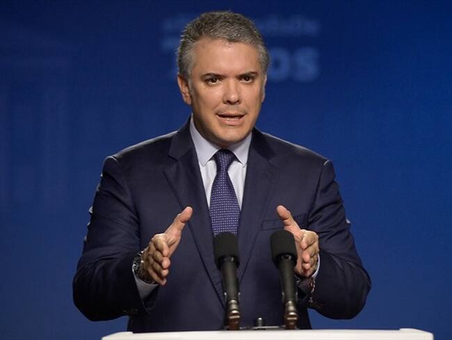 El presidente Iván Duque tenía contemplado hacer un recorrido por el kilómetro 58 de la vía al Llano pero tuvo que suspenderlo por una molestia física.. Foto: Presidencia