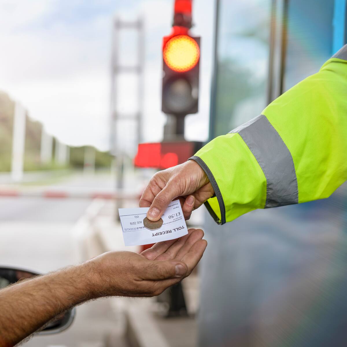 Descuentos y bonificaciones por pagar peajes en Colombia: ¿Cuáles hay y cómo obtenerlos?