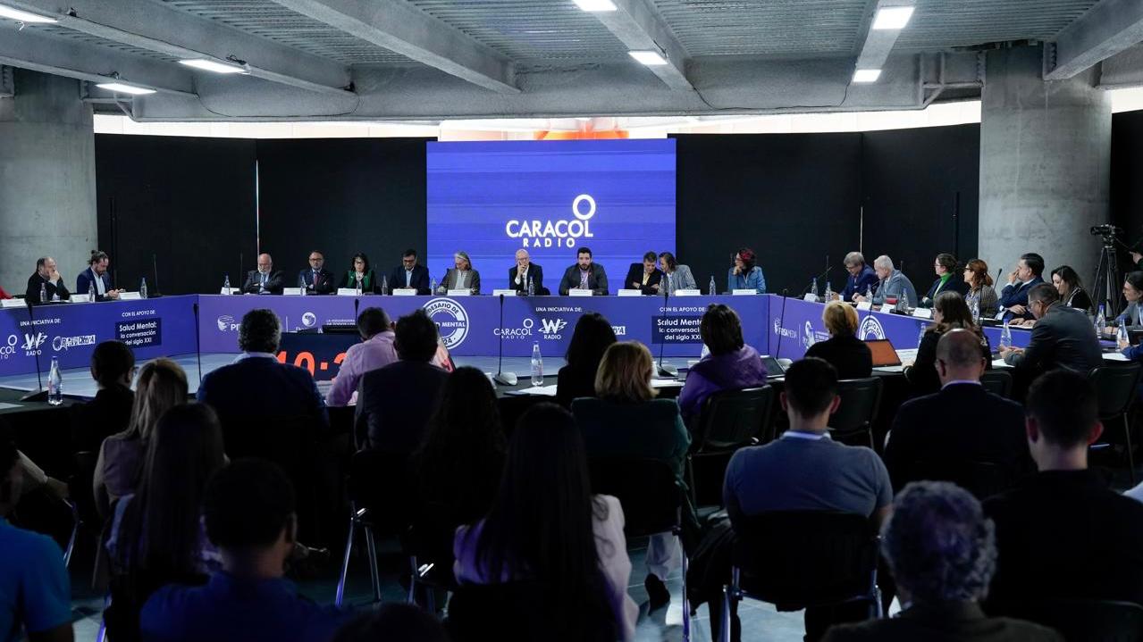 Durante el encuentro, más de 30 expertos de diferentes sectores hablaron sobre la necesidad de crear mecanismos que permitan implementar correctamente las políticas públicas que ya existen en Colombia. | Foto: W Radio