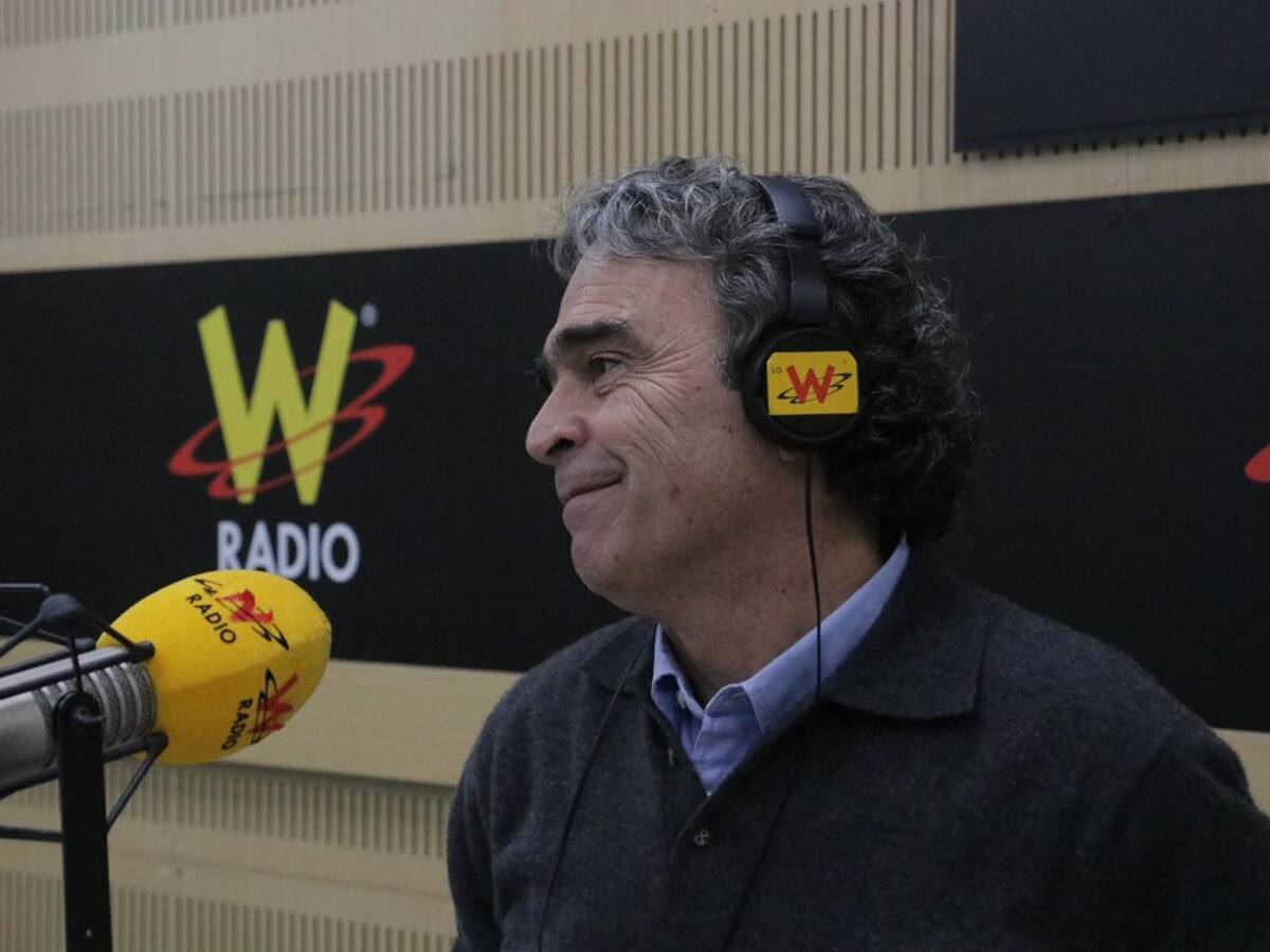 “La política de relaciones exteriores no es para tomarse fotos con los amigos”: Crítica de Fajardo al Gobierno