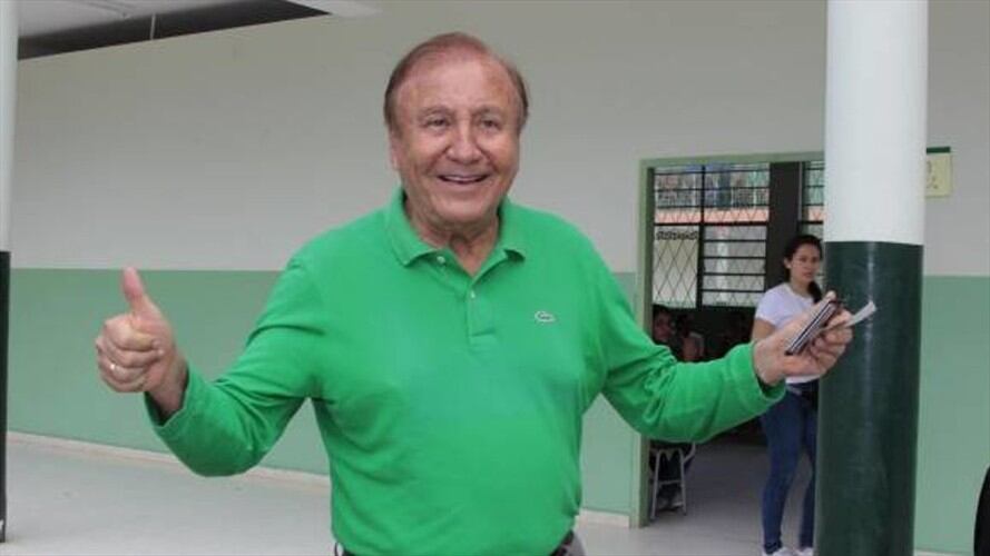 Rodolfo Hernández criticó a los bomberos por no ejercer su labor desde la entidad. Foto: Colprensa