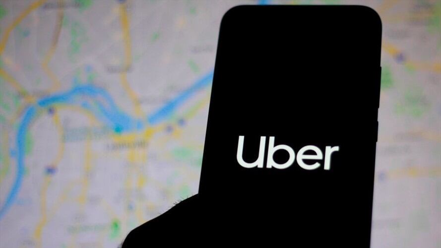 El mandatario indicó que se debe garantizar una competencia leal y advirtió sobre el desnivel que hay entre los taxis y la plataforma. Foto: Getty Images