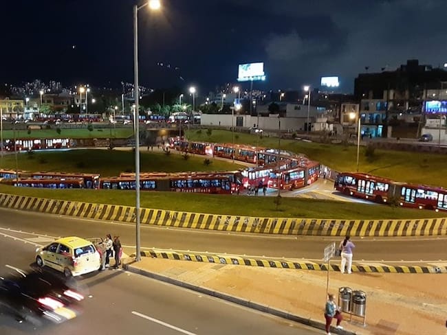 Trancón de articulados de TM. Foto: @U_SMartin ·/ Twitter