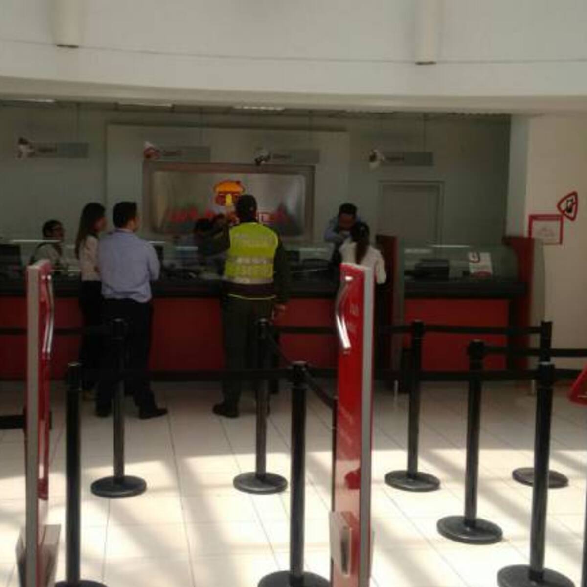 Estos serán los horarios de bancos y notarías en Semana Santa 2023