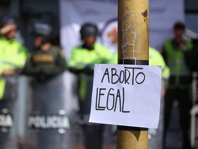 Los recusados son el ponente Alejandro Linares y los magistrados Diana Fajardo, Antonio José Lizarazo, Gloria Stella Ortiz, José Fernando Reyes Cuartas y Alberto Rojas Ríos.. Foto: Colprensa