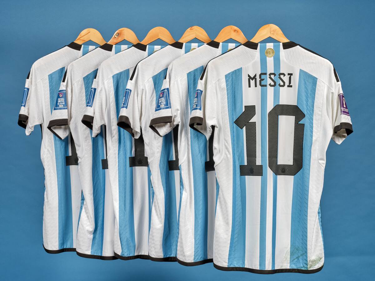 Seis camisetas usadas por Messi en Qatar 2022 fueron vendidas por 7,8 millones de dólares