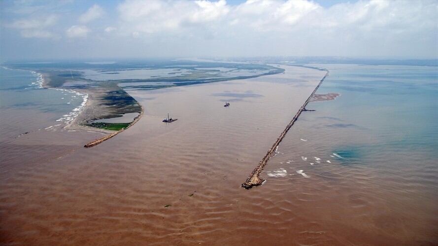 “Los ríos se han convertido en el patio trasero de los desechos humanos que llegan al mar”: Carlos Lasso, investigador senior de Instituto Humboldt. Foto: Colprensa