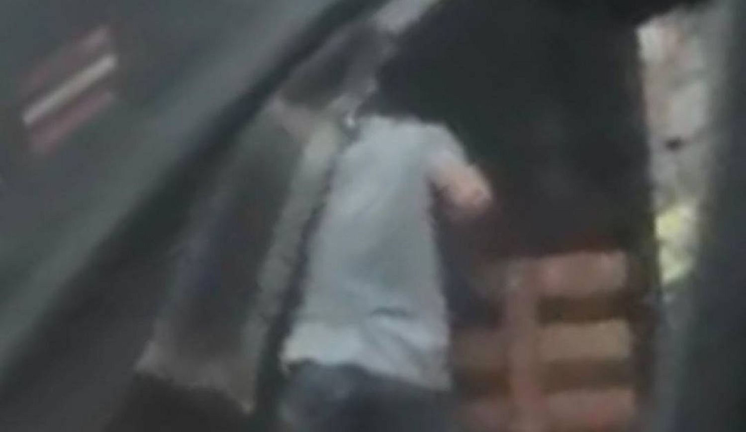 Hurto a plena luz del día en La Galería de Manizales. Crédito: Policía Metropolitana de Manizales.