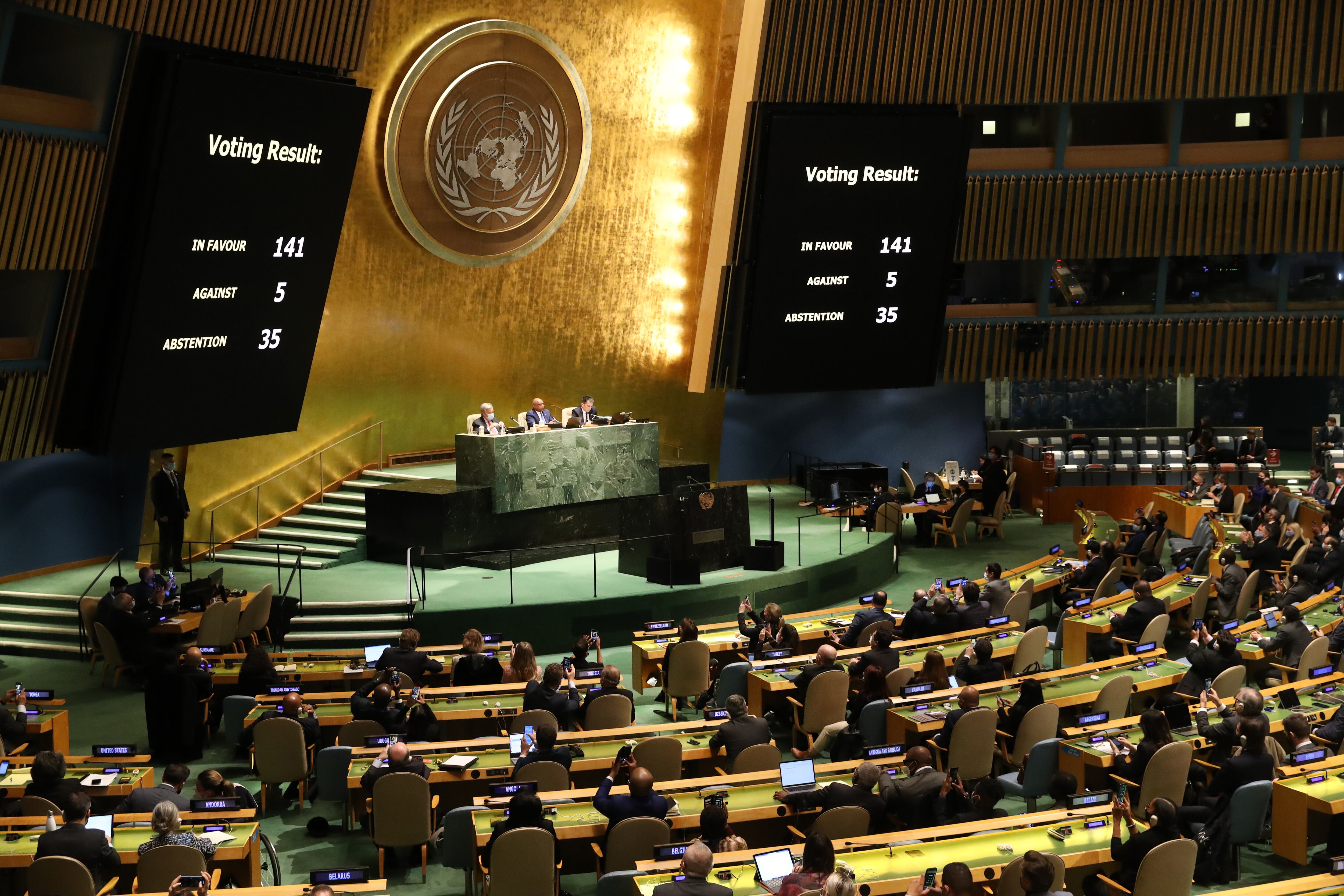 NEW YORK, NEW YORK - MARCH 02: The results of a vote at the United Nations General Assembly are displayed on a screen during a special session on the violence in Ukraine on March 02, 2022 in New York City. Members voted overwhelmingly for a non-binding resolution that condemns Russia for its invasion of Ukraine and demands that Russia immediately withdraw its forces from Ukraine.  (Photo by Spencer Platt/Getty Images)