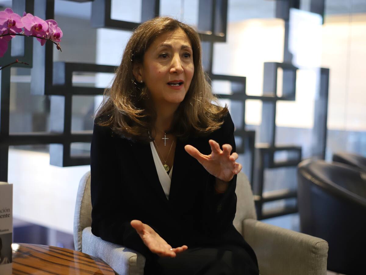 “Sabremos que habrá muchas mujeres en las listas del centro”: Ingrid Betancourt