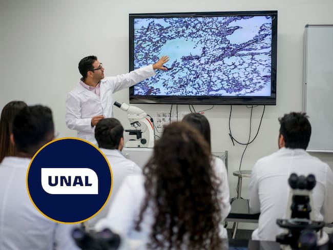 Maestro dictando una clase de Ciencias en una universidad. En el círculo, el logo de la Universidad Nacional de Colombia (Fotos GettyImages y redes sociales)