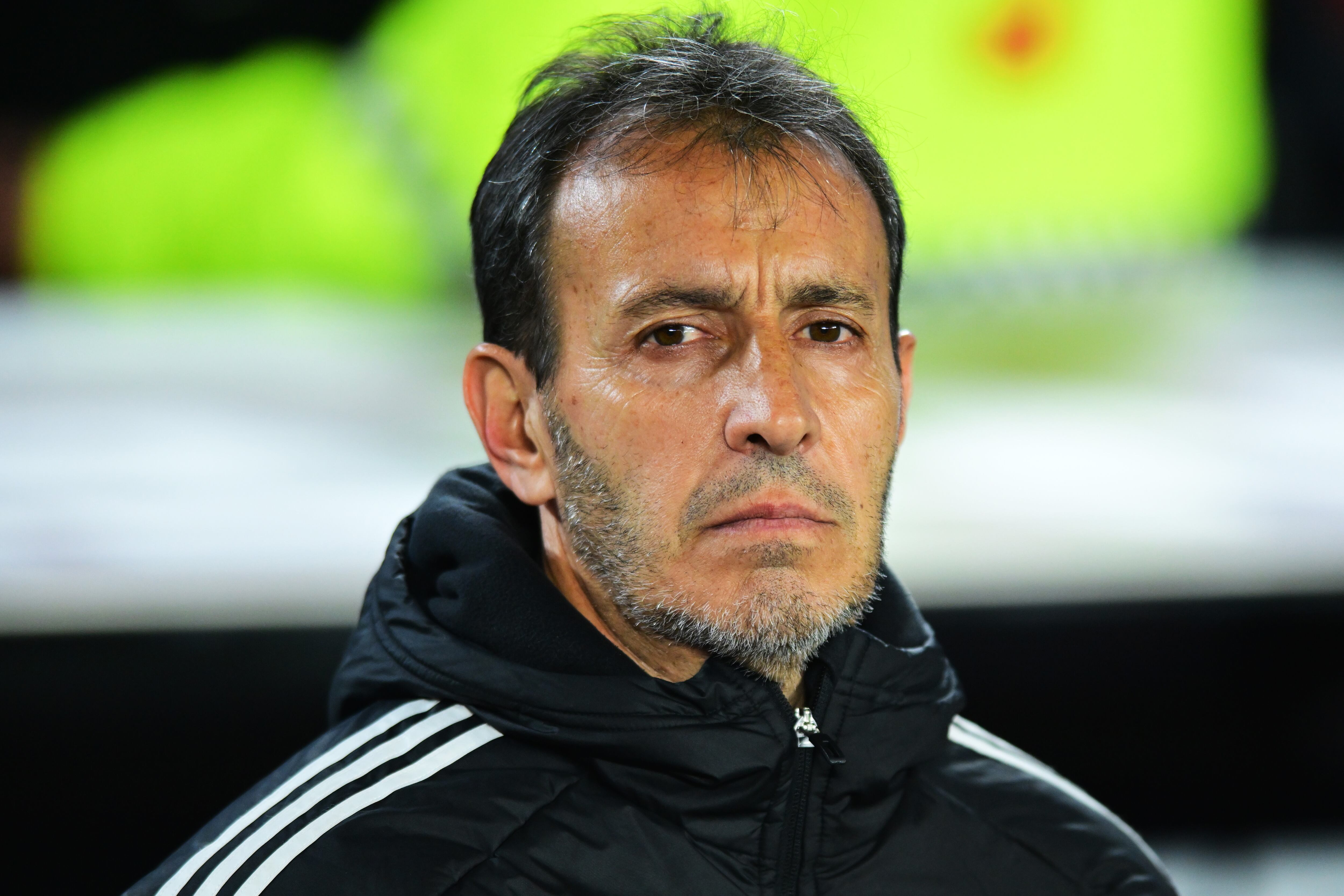 Fernando Batista dirigiendo a la Selección de Venezuela en Buenos Aires el 4 de septiembre de 2025. FOTO: Marcelo Endelli/Getty Images