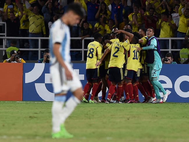 Selección Colombia ante Argentina en el Sudamericano Sub-20. (Photo by JOAQUIN SARMIENTO/AFP via Getty Images)