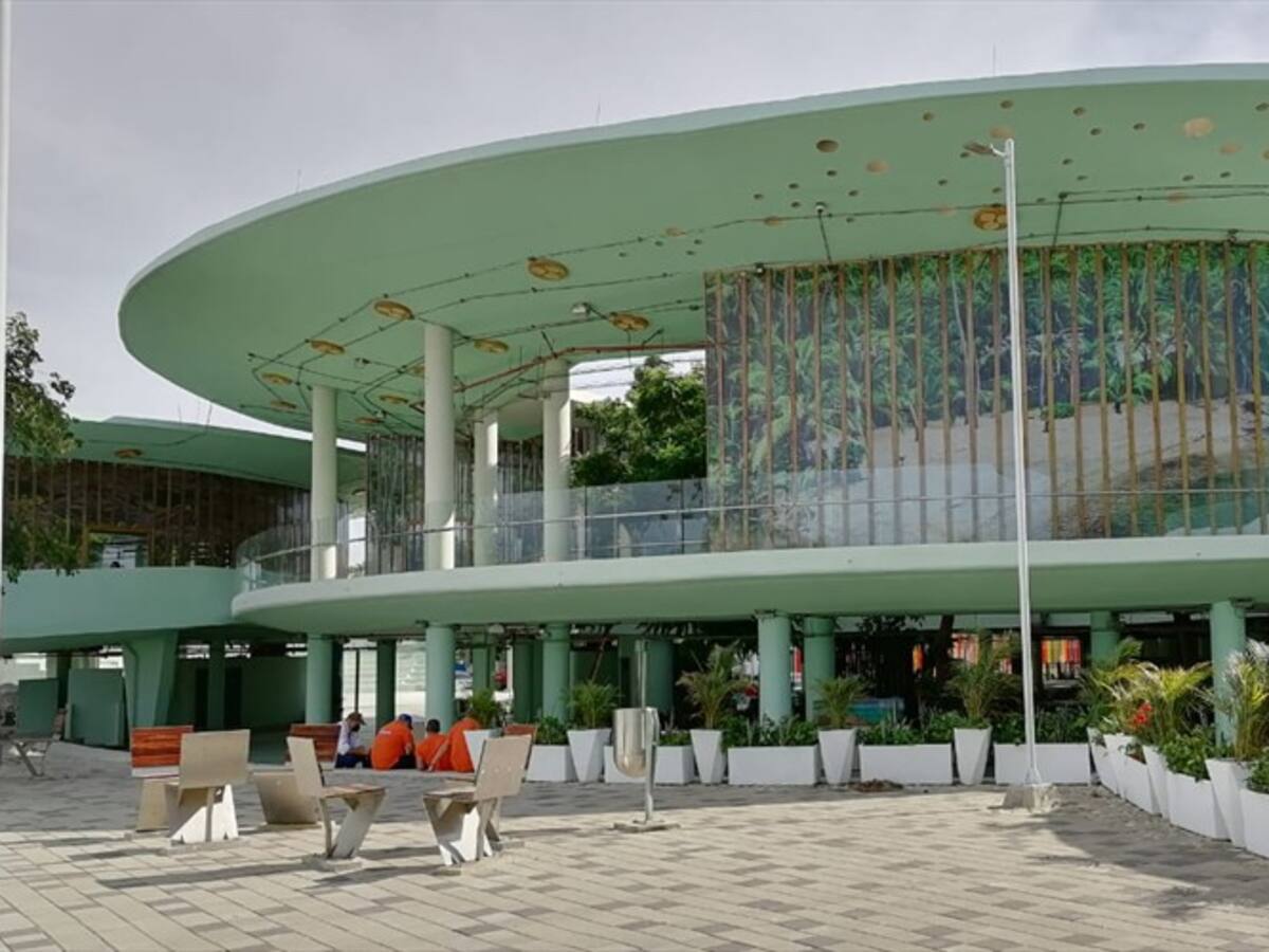 Caicedo acepta demoras y pagos adicionales a contratistas de la Megabiblioteca