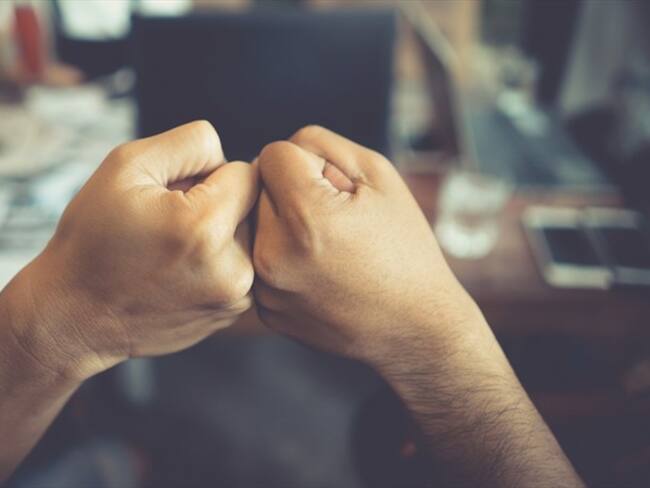 ¿Qué o quiénes generan confianza en los colombianos? #ConfíoEn. Foto: Getty Images / NOPPON KOBPIMAI