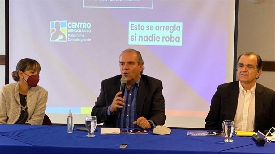 Senador Carlos Felipe Mejía declina su aspiración a la precandidatura presidencial del 2022. Foto: La W Radio.