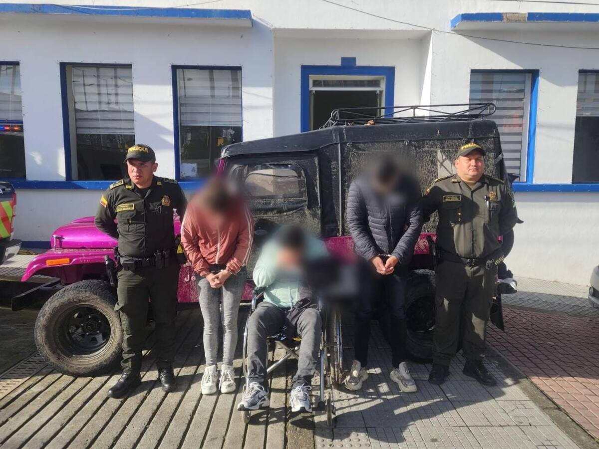 Autoridades capturaron a tres personas que hurtaban vehículos en la vía Manizales - Bogotá