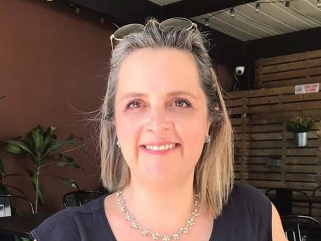 Personal de Policía Judicial están realizando la inspección técnica al cuerpo de la señora para determinar las causas de la muerte.. Foto: Suministrada