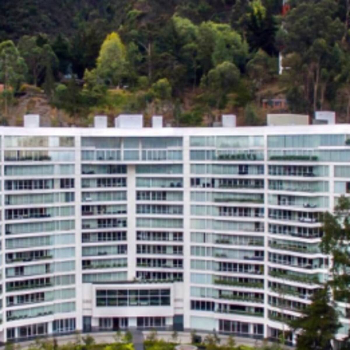 Edificio Peñas Blancas: SIC impone millonaria multa a constructoras de fachada original