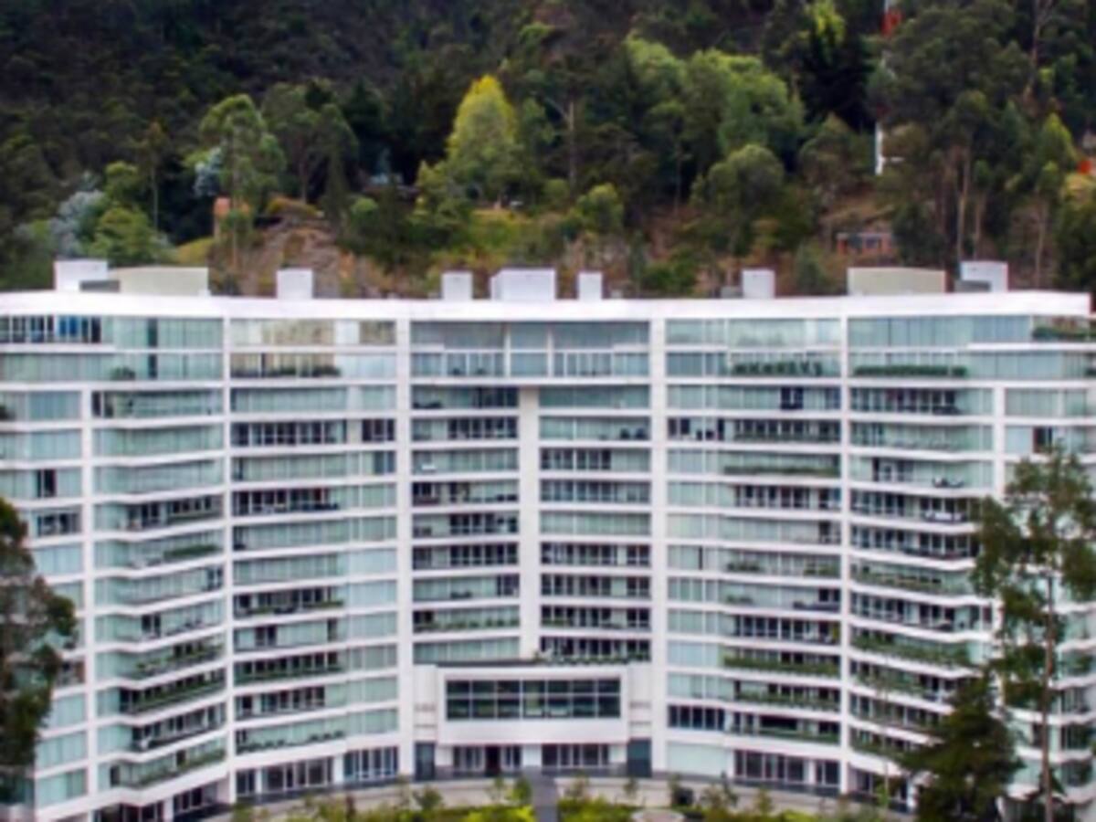 Edificio Peñas Blancas: SIC impone millonaria multa a constructoras de fachada original