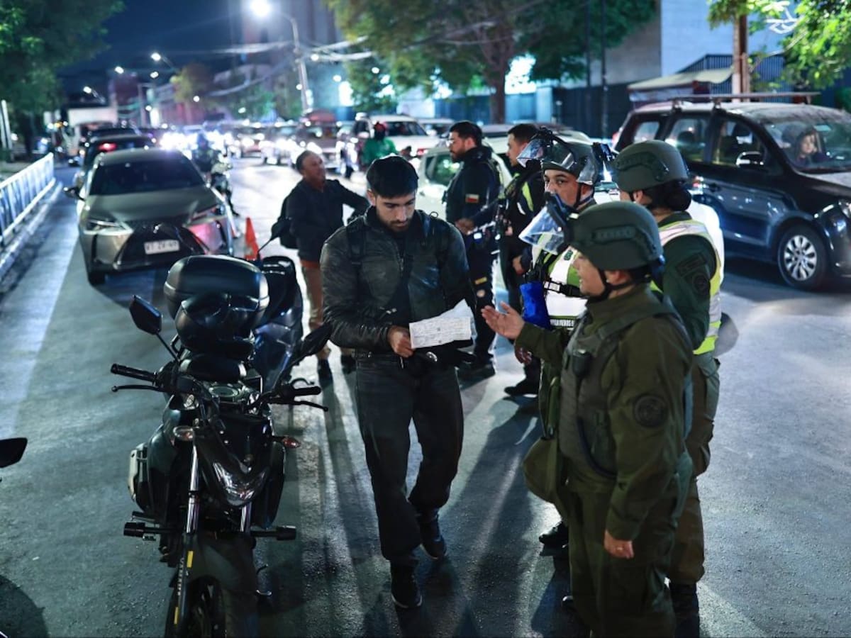 Autoridades de Chile detienen a 56 personas en operativo contra la migración irregular