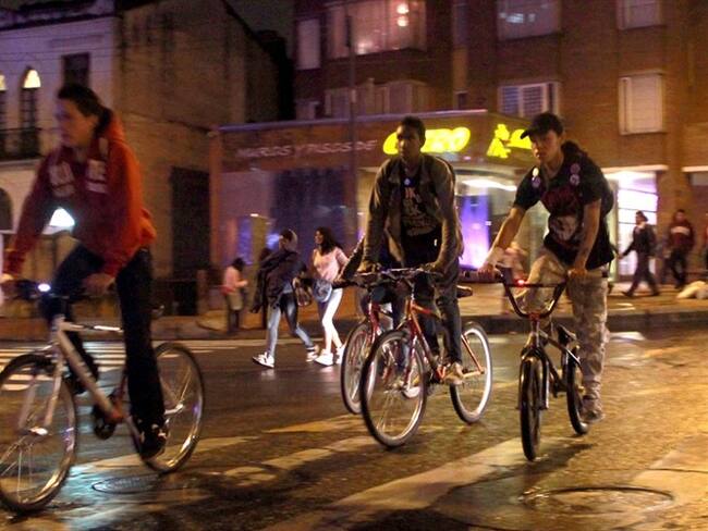 Este jueves 10 de agosto, desde las 5:00 p.m. y hasta la medianoche, se llevará acabo ciclovía nocturna como parte de los eventos del Festival de Verano. Foto: Colprensa
