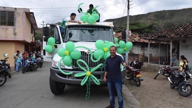 En su momento, la Fiscalía señaló que el mandatario y otras cuatro personas habrían participado en contaminación ambiental de un sector. Foto: Cortesía Sucre Cauca