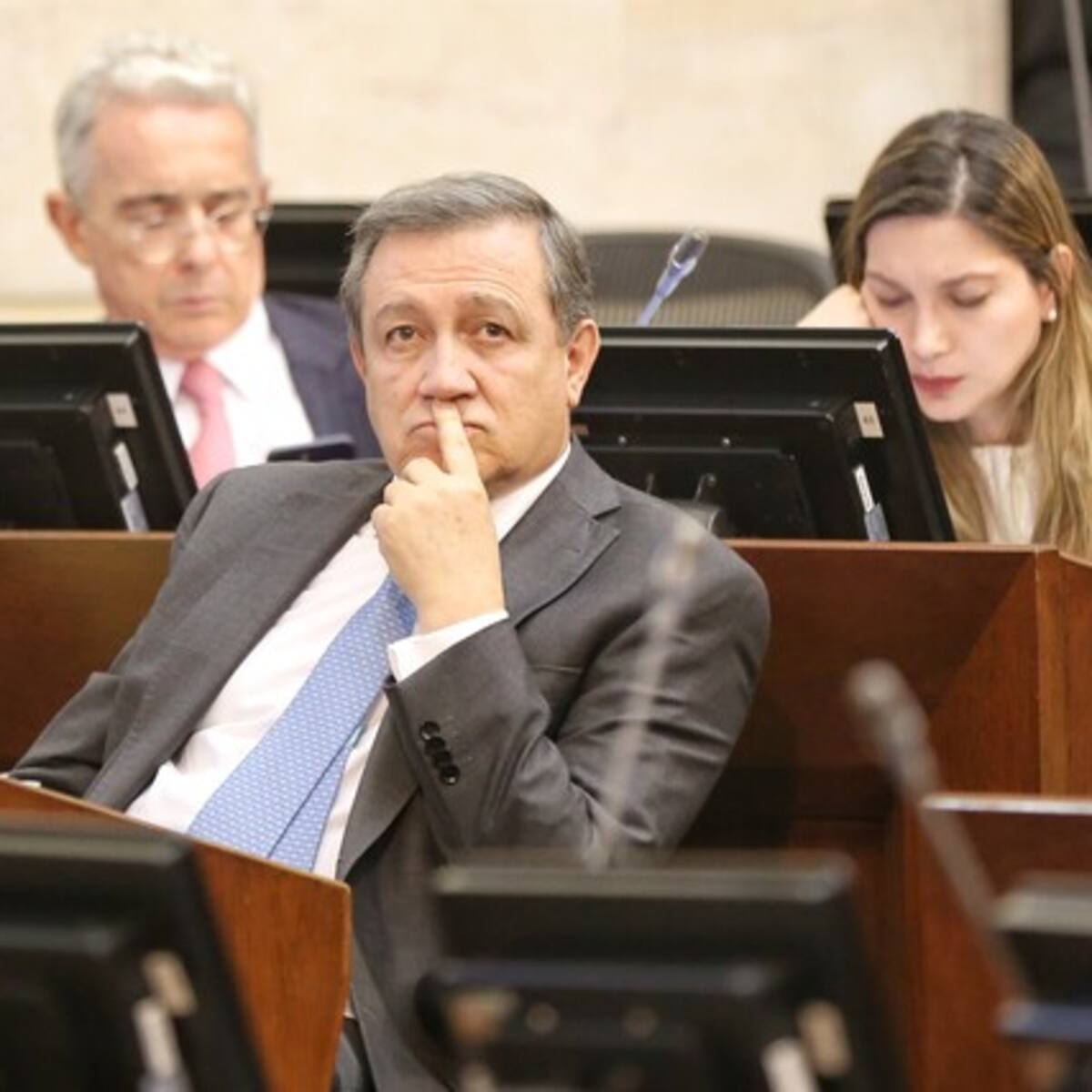 Comisión de Ética del Senado archiva investigación contra Macías por la “jugadita”