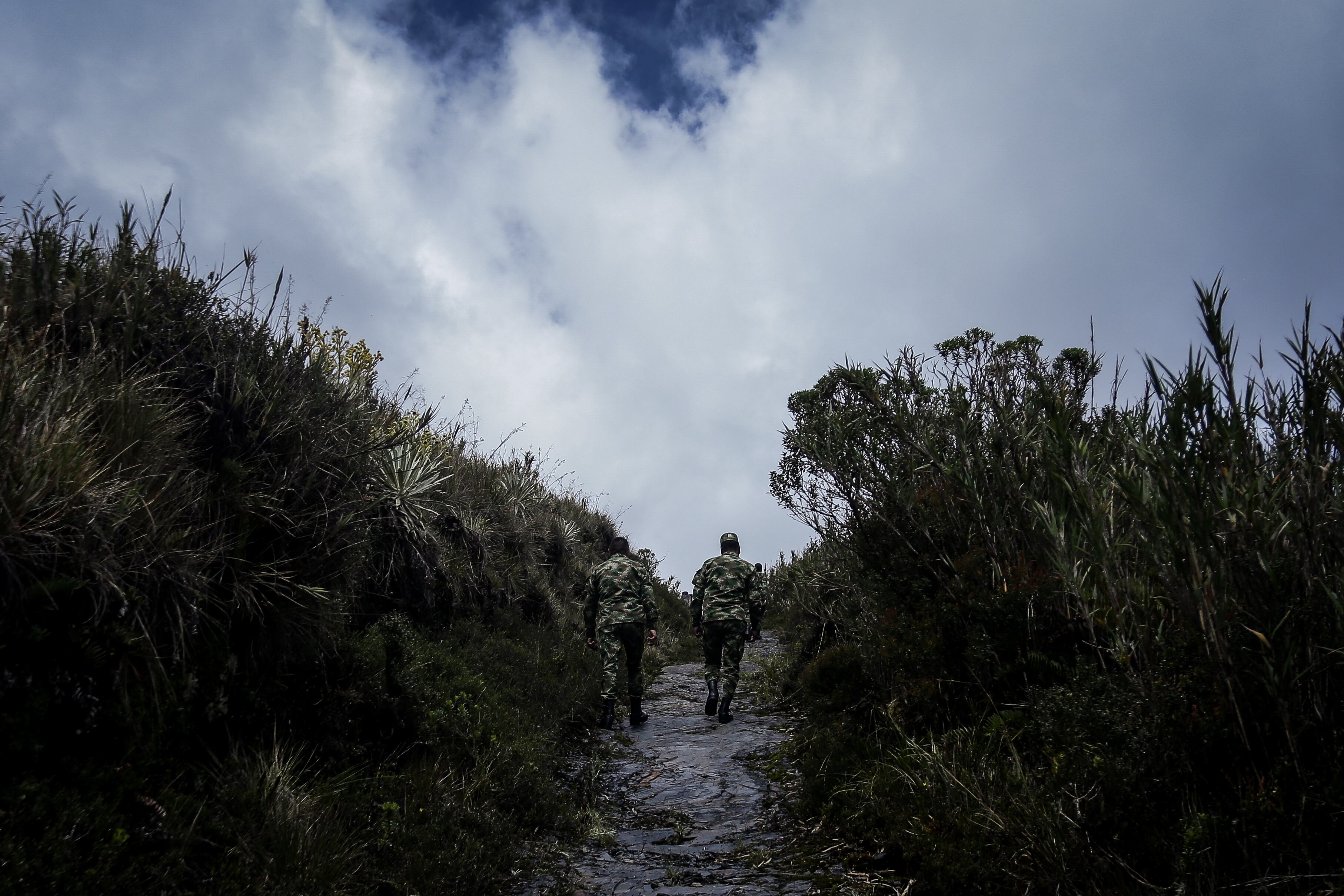 Septiembre 13 de septiembre de 2019. Militares caminando por el Páramo de Chingaza. (Colprensa - Diego Pineda)