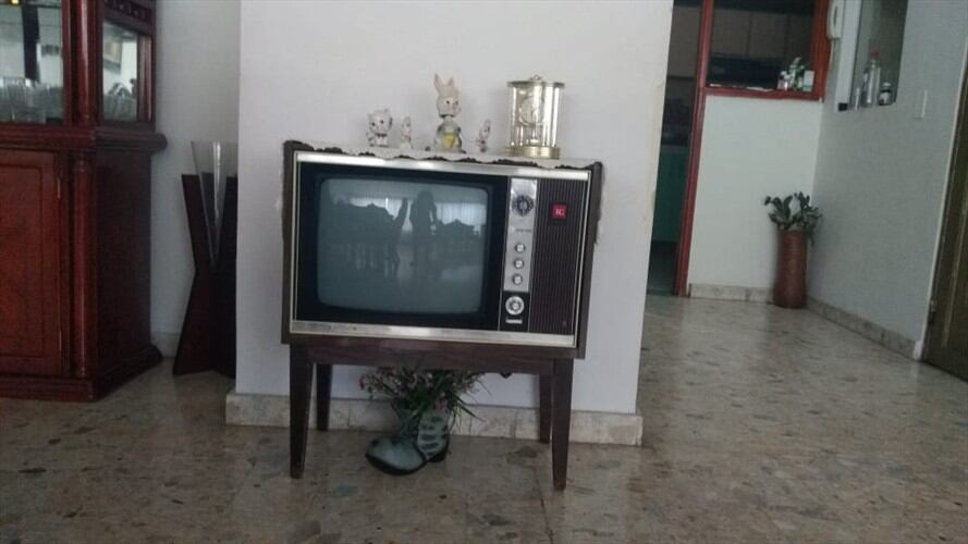 El televisor antiguo, parece, estaba fuera de servicio desde hace más de 14 años.. Foto: La W