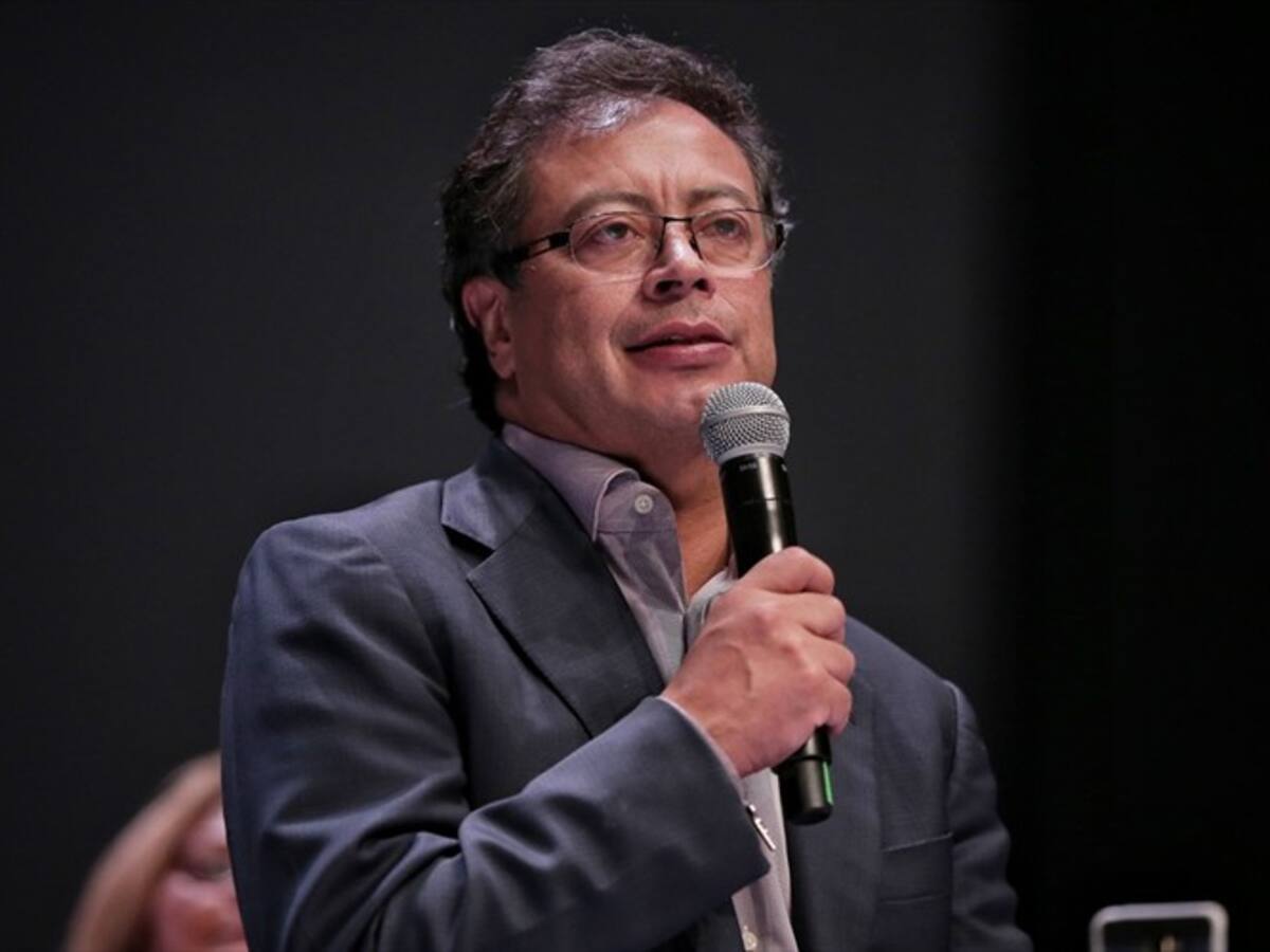 “Me llamo Gustavo Petro y quiero ser su dirigente”