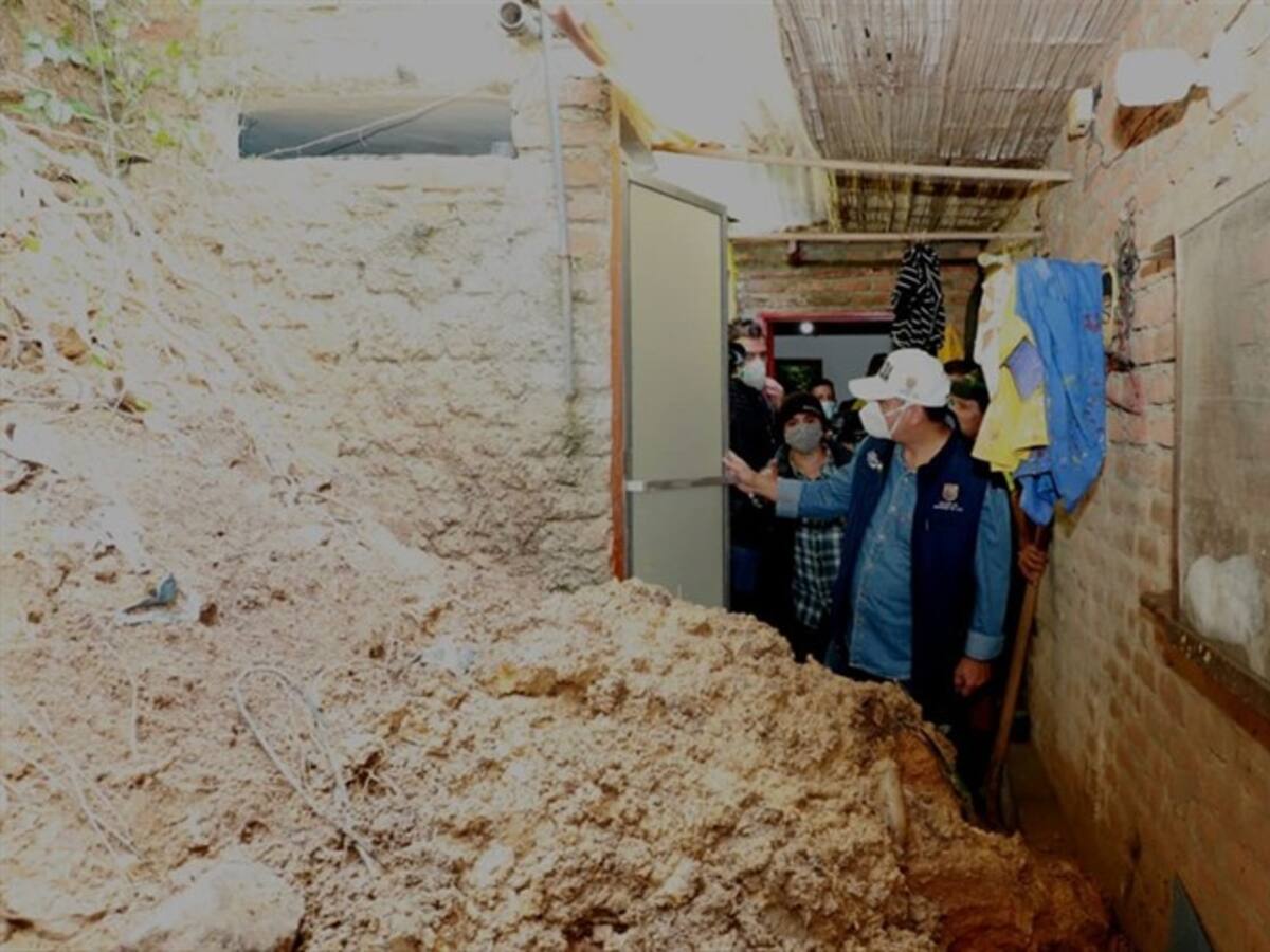 Ocho viviendas colapsadas dejan las fuertes lluvias en Cali